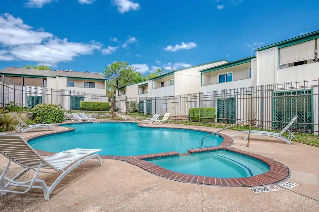 6718 Silvermine Drive Austin TX 78736