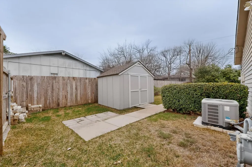 1306 Lawnmont Drive Round Rock TX 78664