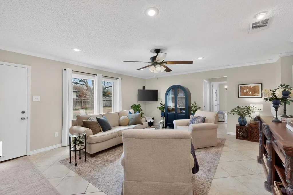 1306 Lawnmont Drive Round Rock TX 78664