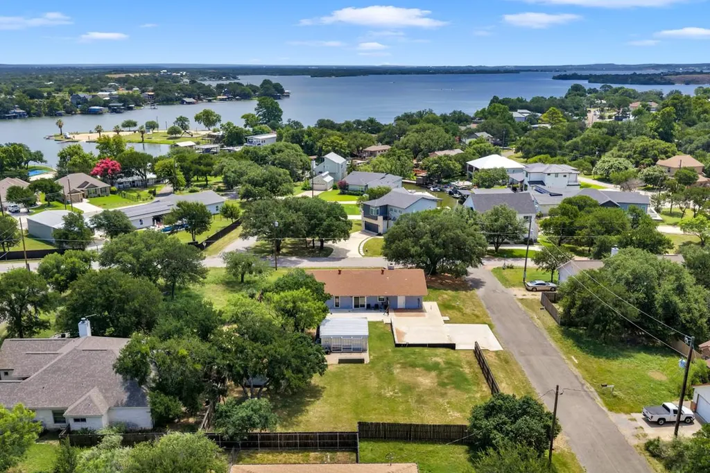 2208 Belaire Drive Granite Shoals TX 78654