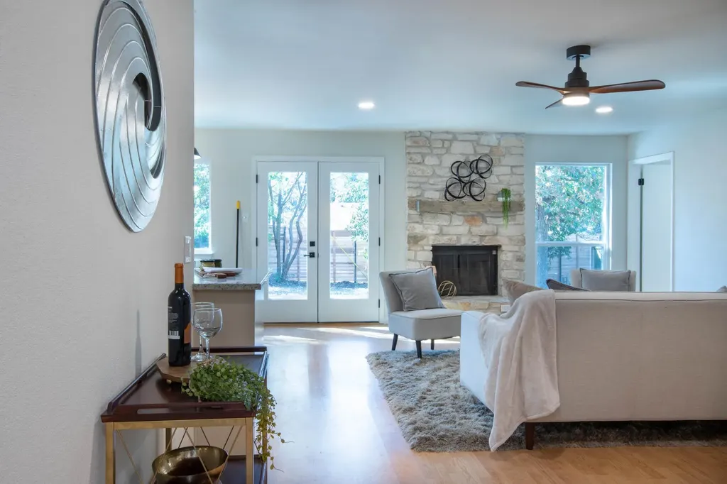 5505 Porsche Lane Austin TX 78749