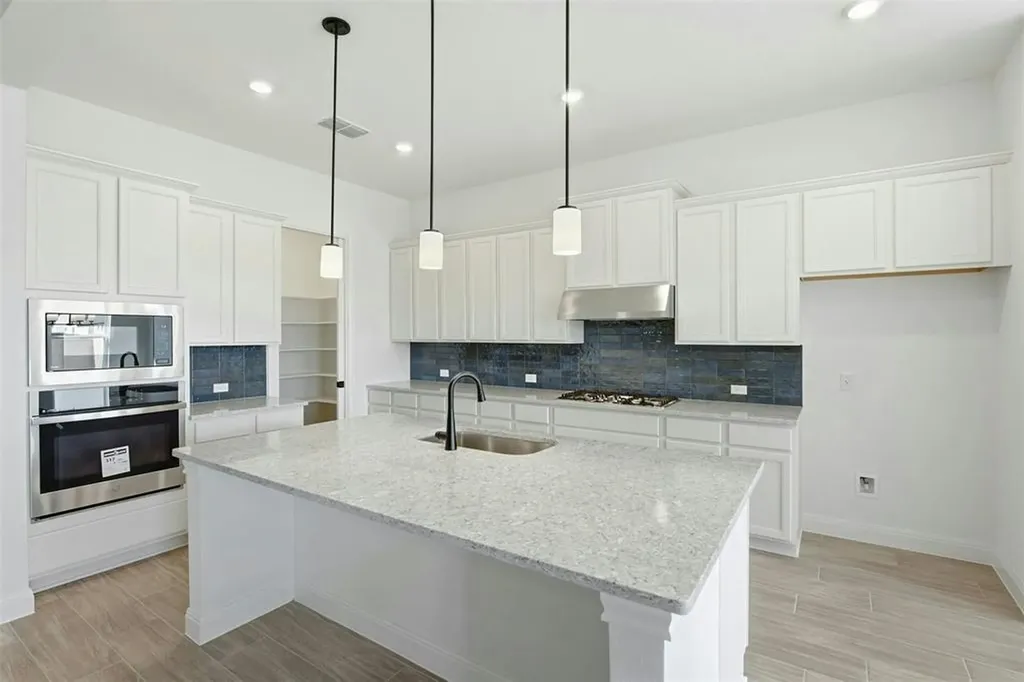 19605 Helens Catch Pflugerville TX 78660