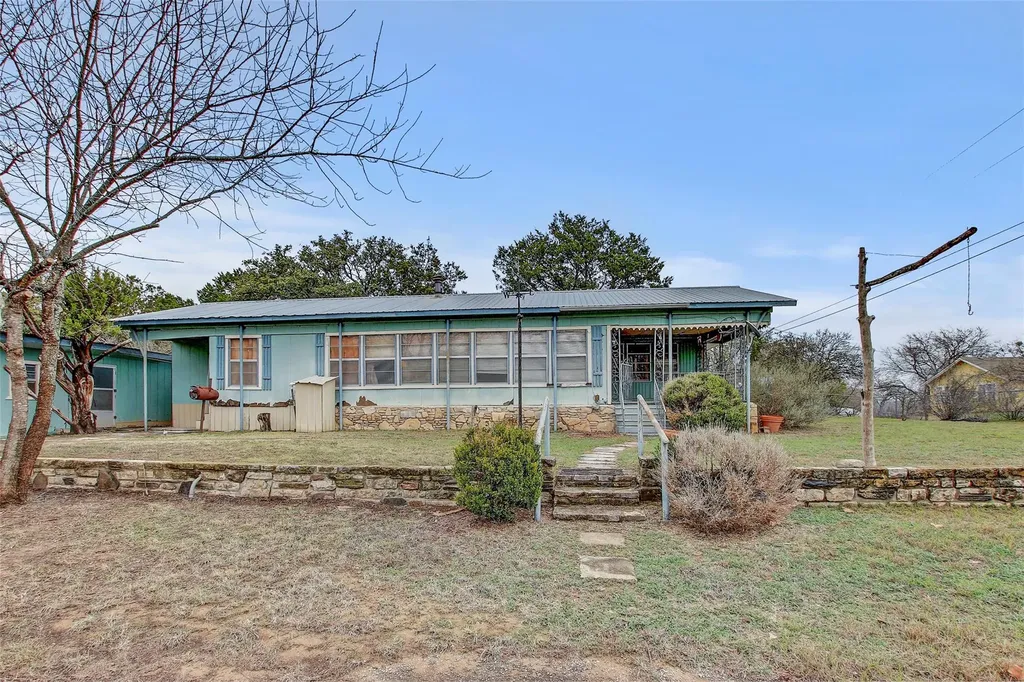 205 Singleton Drive Spicewood TX 78669