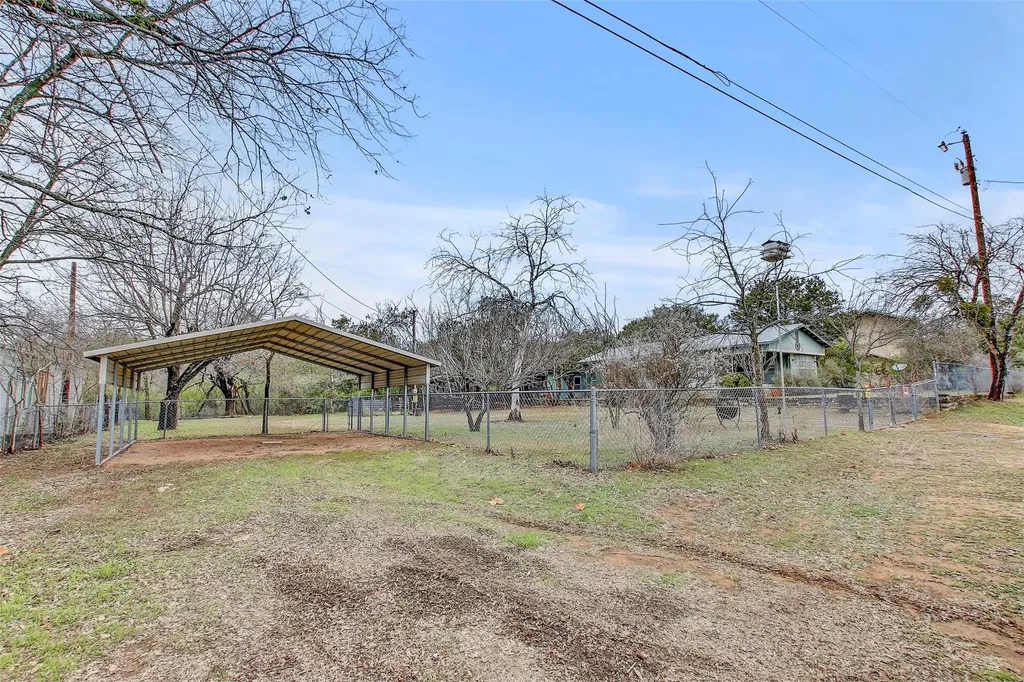 205 Singleton Drive Spicewood TX 78669
