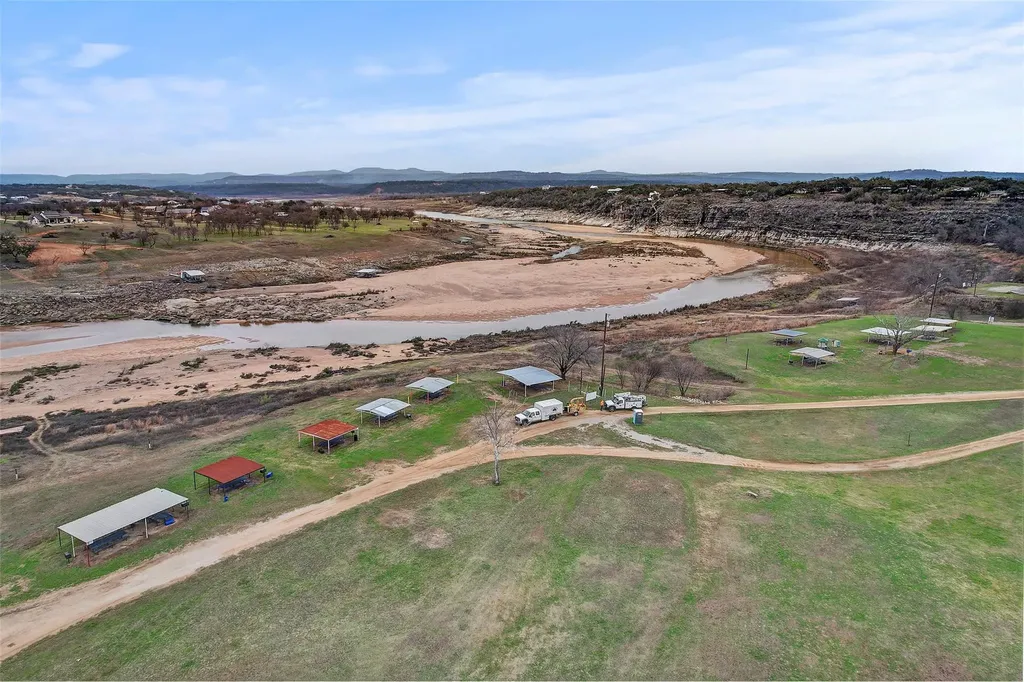 205 Singleton Drive Spicewood TX 78669