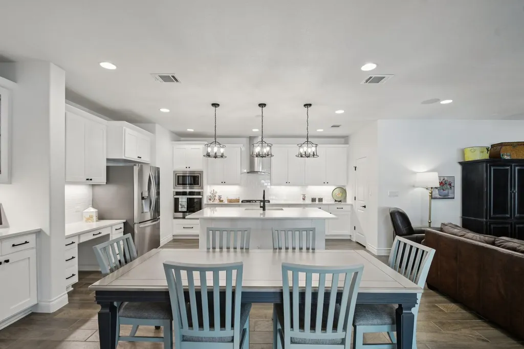804 Indian Hawthorne Drive Georgetown TX 78628