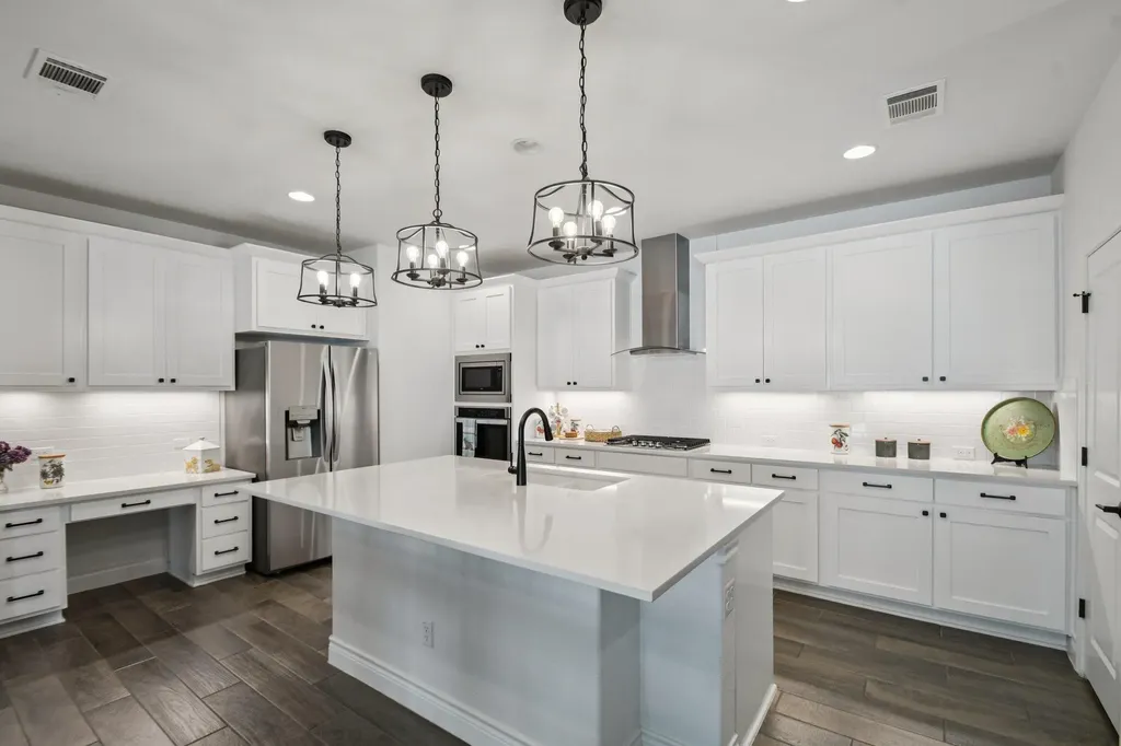 804 Indian Hawthorne Drive Georgetown TX 78628
