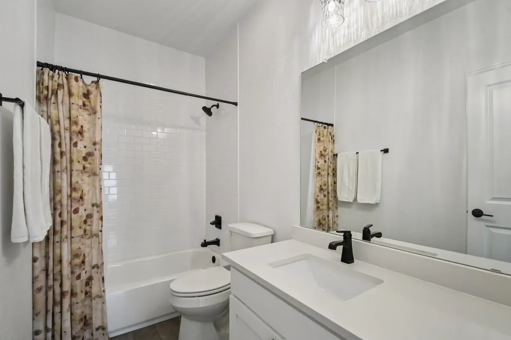 804 Indian Hawthorne Drive Georgetown TX 78628
