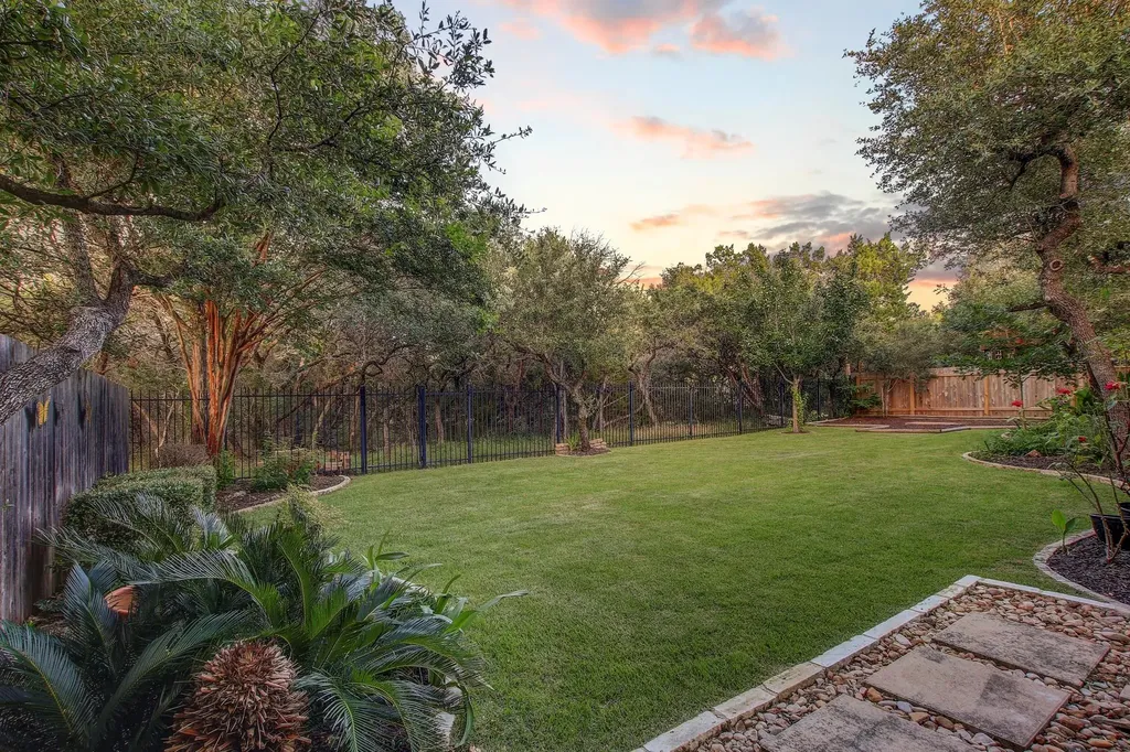 6613 Mitra Drive Austin TX 78739