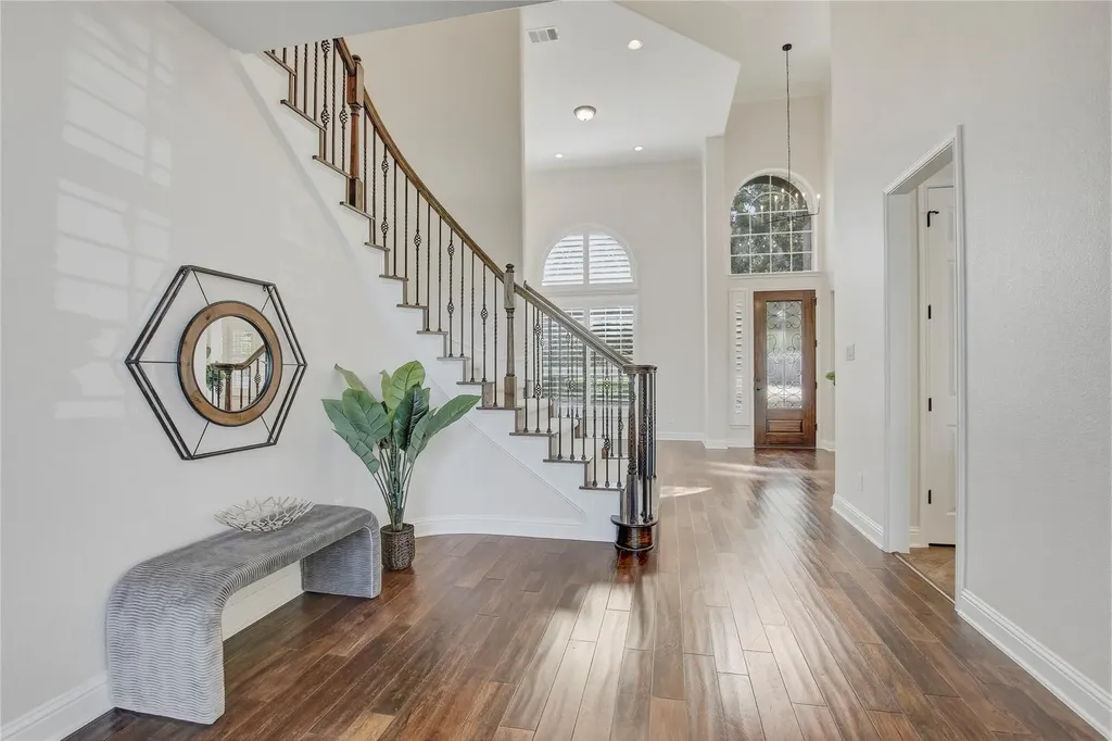 6613 Mitra Drive Austin TX 78739