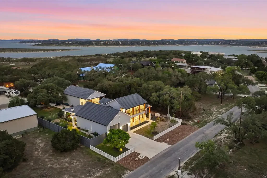2551 Lakeshore Drive Canyon Lake TX 78133