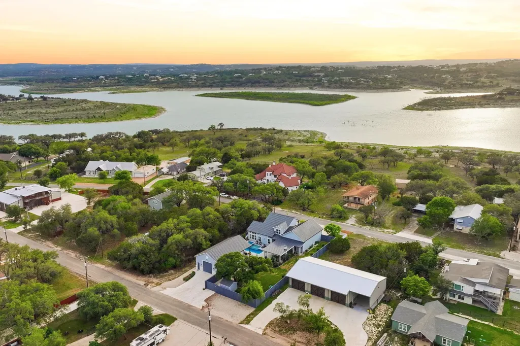 2551 Lakeshore Drive Canyon Lake TX 78133