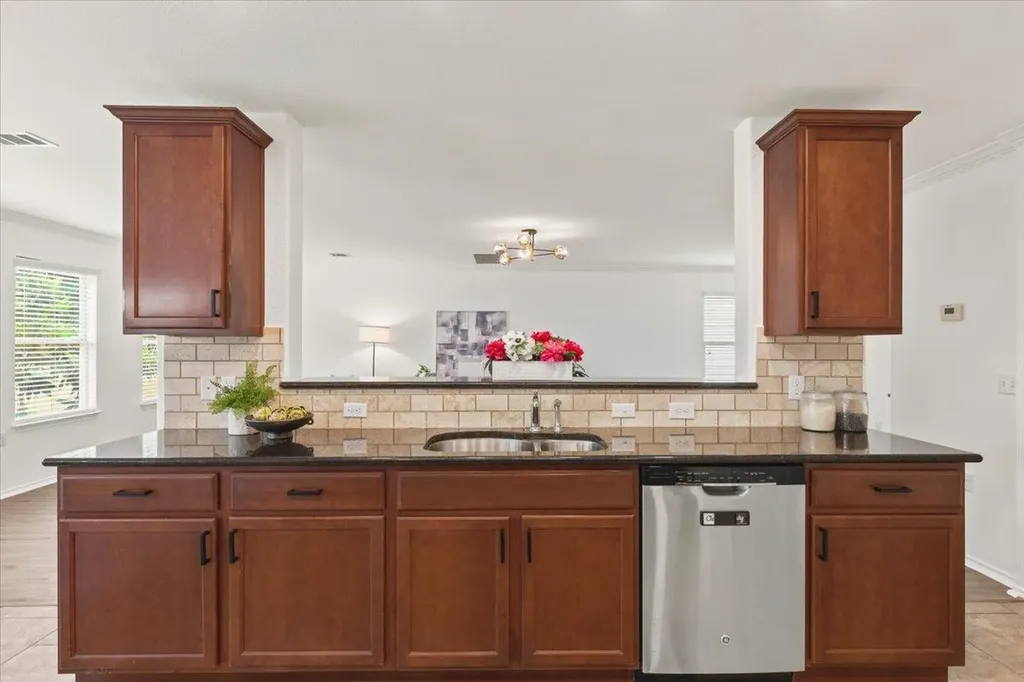 10209 Deer Chase Trail Austin TX 78747