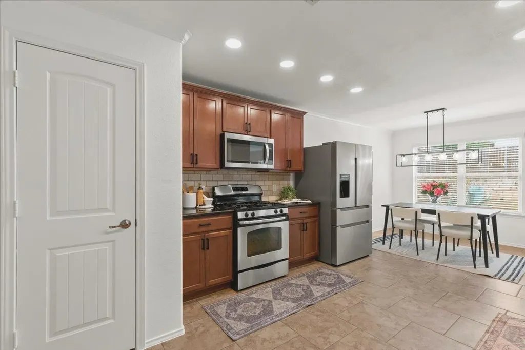 10209 Deer Chase Trail Austin TX 78747