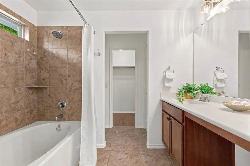 10209 Deer Chase Trail Austin TX 78747