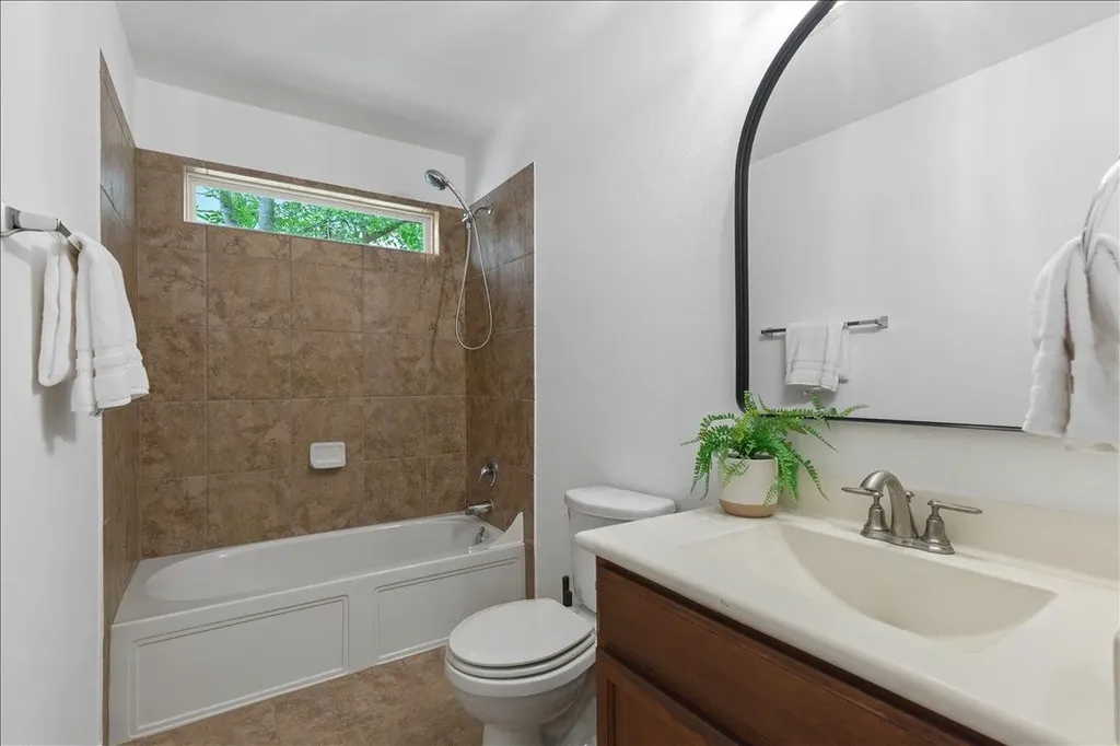 10209 Deer Chase Trail Austin TX 78747