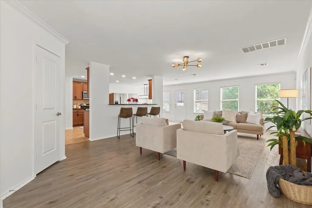 10209 Deer Chase Trail Austin TX 78747