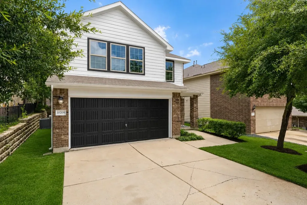 10209 Deer Chase Trail Austin TX 78747