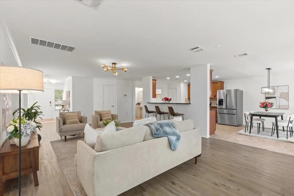 10209 Deer Chase Trail Austin TX 78747
