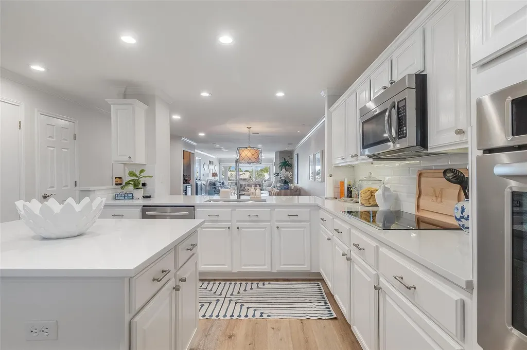 2509 Diagonal Horseshoe Bay TX 78657