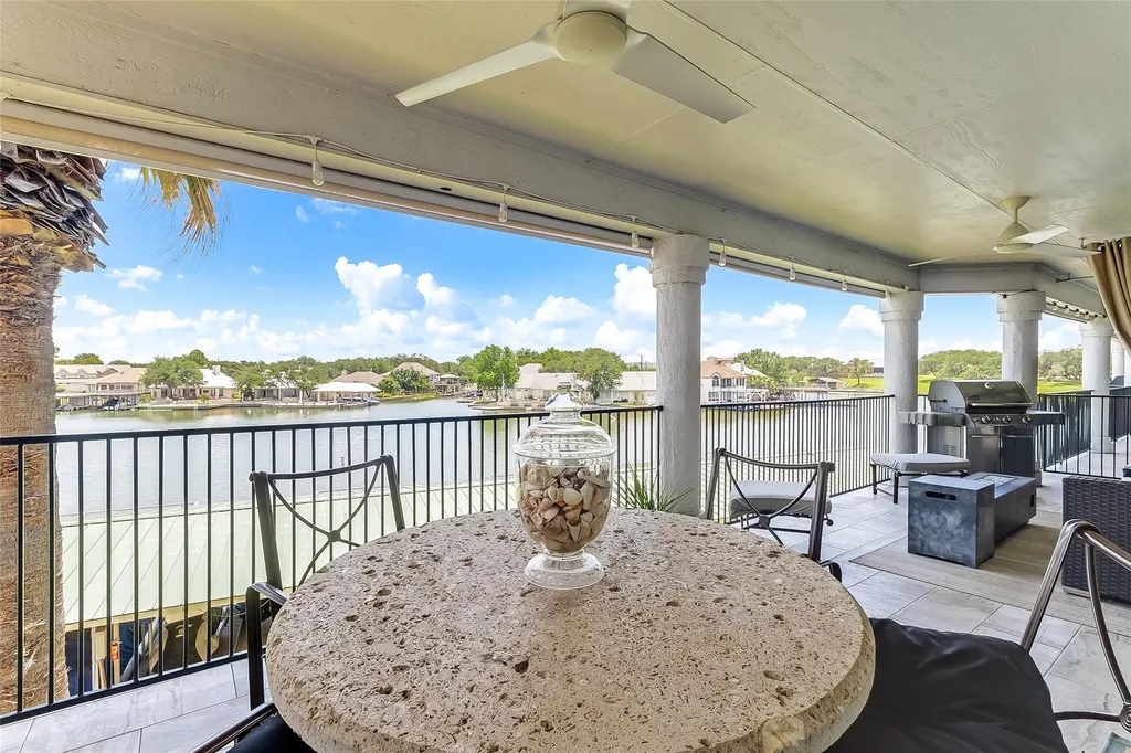 2509 Diagonal Horseshoe Bay TX 78657