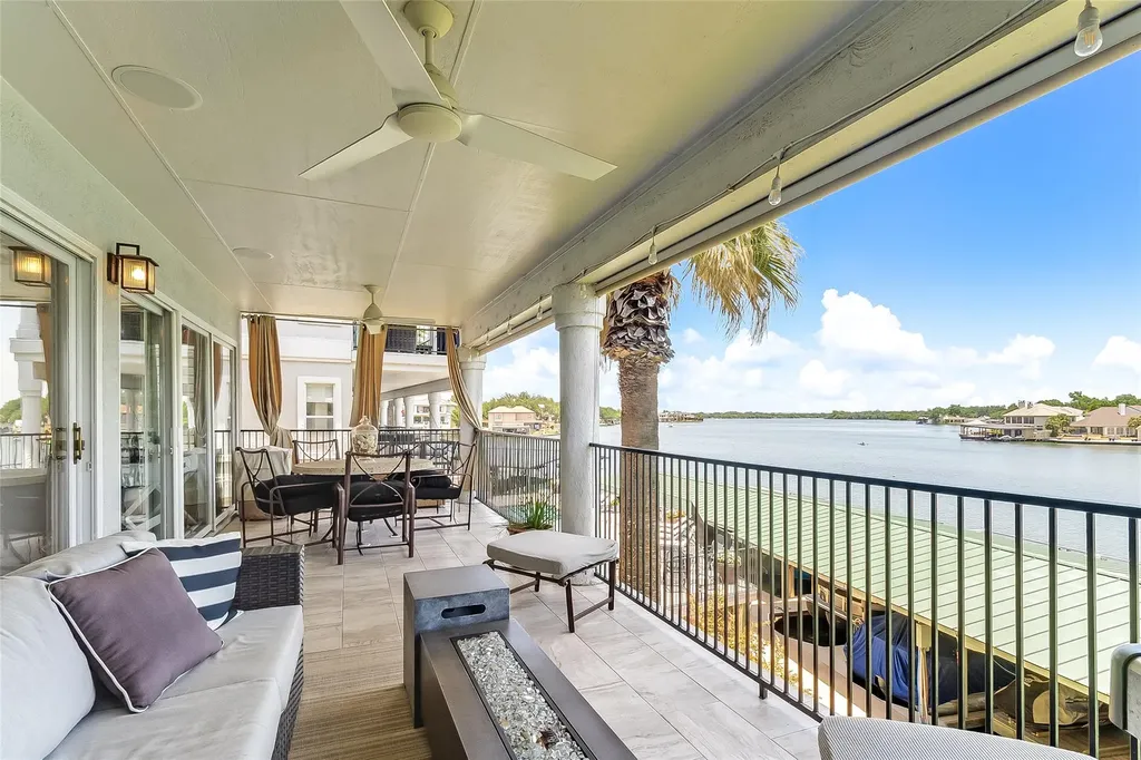 2509 Diagonal Horseshoe Bay TX 78657