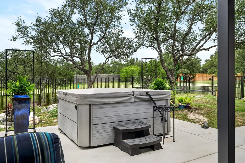 305 Spicewood Trails Drive Spicewood TX 78669