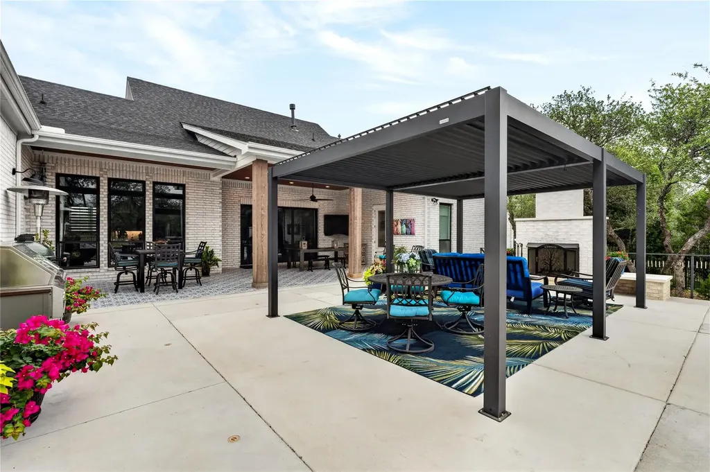 305 Spicewood Trails Drive Spicewood TX 78669