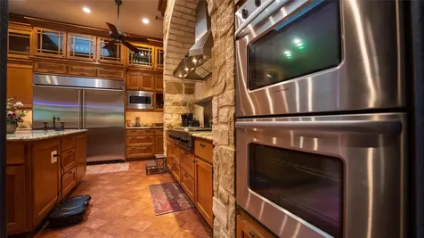 1908 County Road 305 Rockdale TX 76567