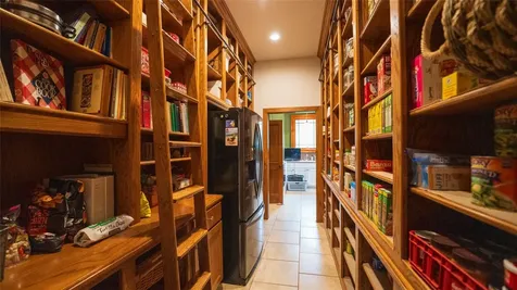 1908 County Road 305 Rockdale TX 76567