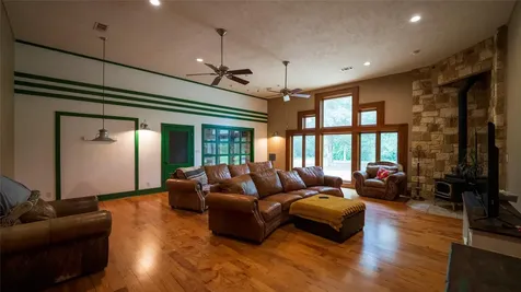 1908 County Road 305 Rockdale TX 76567