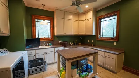 1908 County Road 305 Rockdale TX 76567