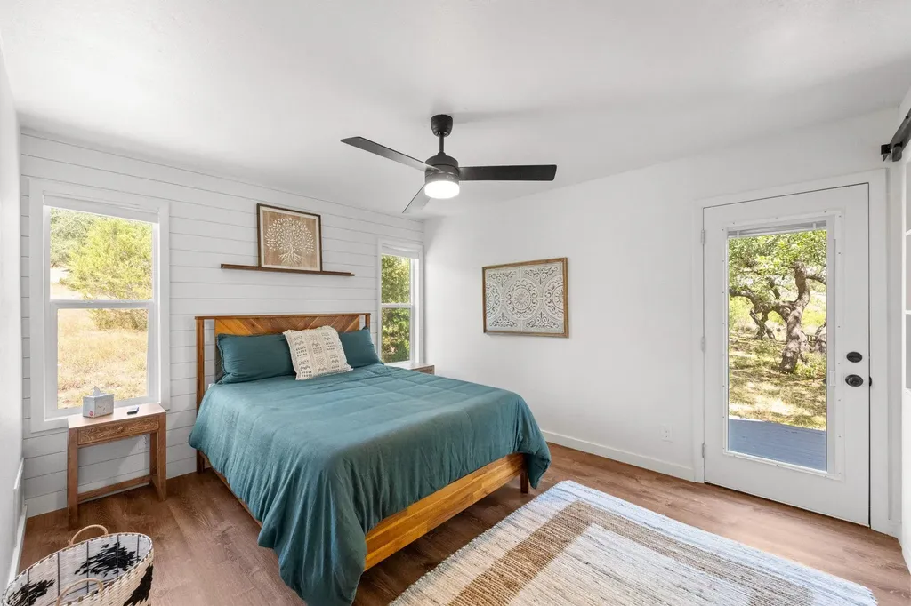 650 Springlake Drive Dripping Springs TX 78620