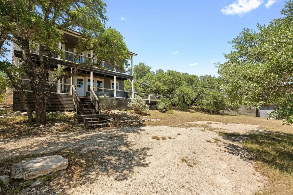 650 Springlake Drive Dripping Springs TX 78620