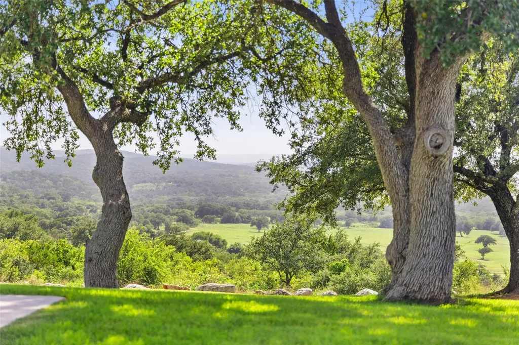 4529 Ranch Road 3347 Round Mountain TX 78663
