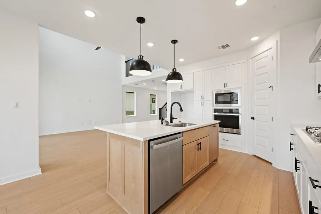 169 Grayson Elm Pass Dripping Springs TX 78620