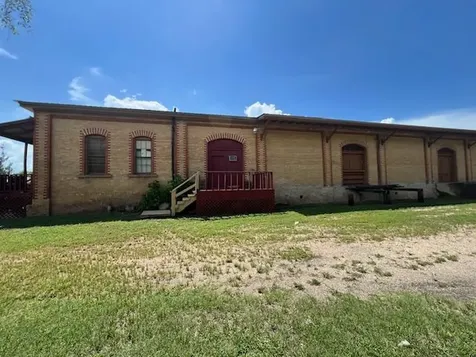 208 SW Texas Street Rockdale TX 76567