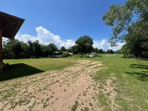 208 SW Texas Street Rockdale TX 76567