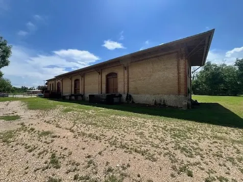 208 SW Texas Street Rockdale TX 76567
