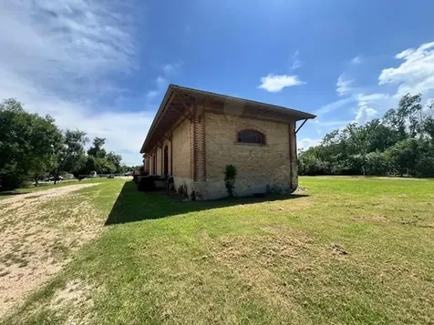 208 SW Texas Street Rockdale TX 76567