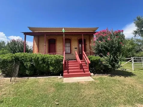 208 SW Texas Street Rockdale TX 76567