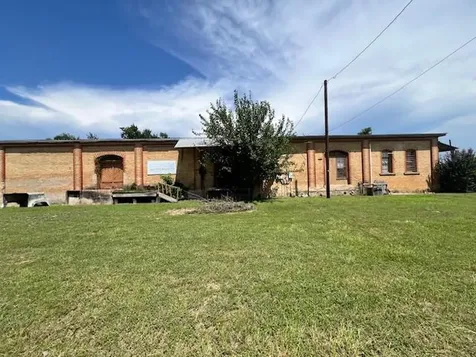208 SW Texas Street Rockdale TX 76567