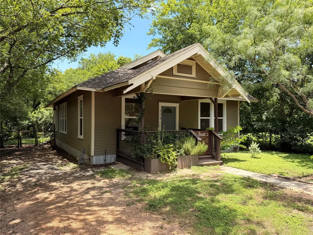 1136 Eleanor Street Austin TX 78721