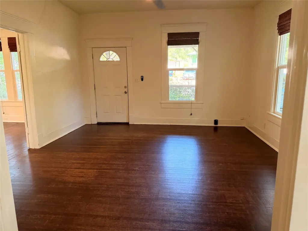 1136 Eleanor Street Austin TX 78721