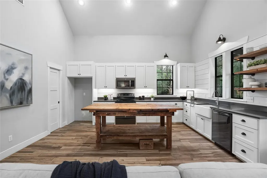786 Beauchamp Road Dripping Springs TX 78620
