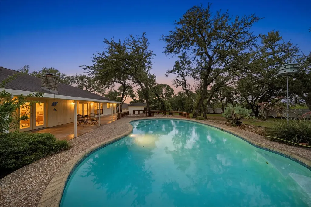 1013 Hidden Hills Drive Dripping Springs TX 78620