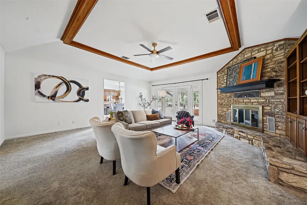 1013 Hidden Hills Drive Dripping Springs TX 78620