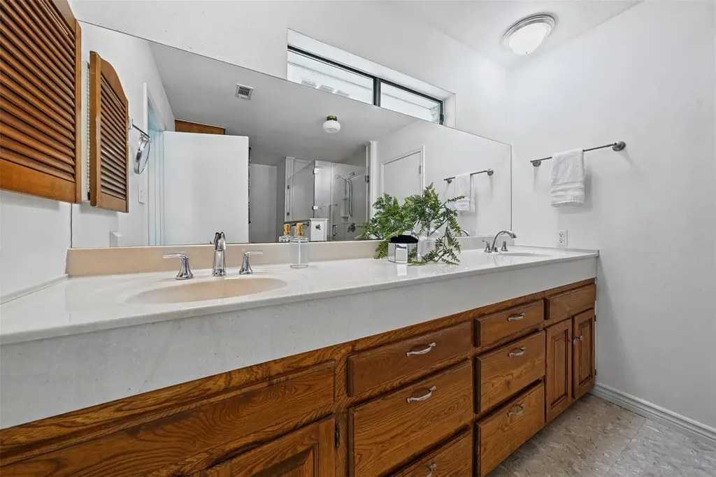 1013 Hidden Hills Drive Dripping Springs TX 78620