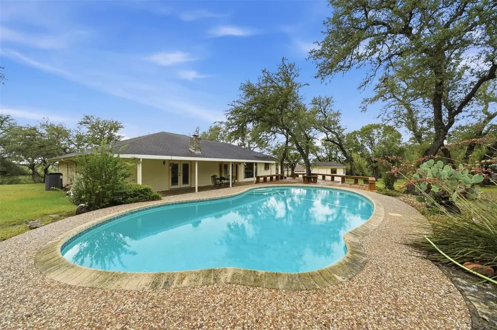1013 Hidden Hills Drive Dripping Springs TX 78620