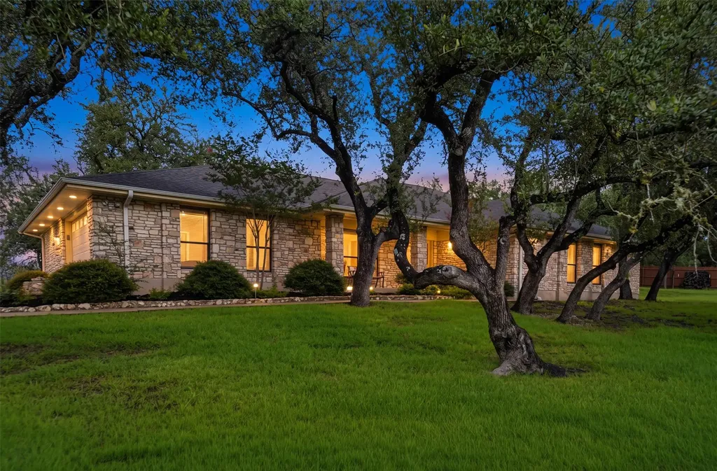 1013 Hidden Hills Drive Dripping Springs TX 78620
